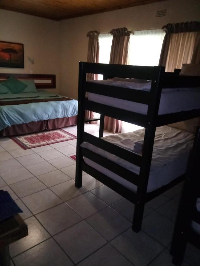 Rustenburg Guesthouse מראה חיצוני תמונה