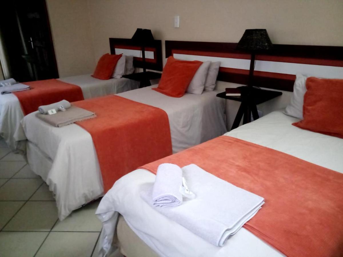 Rustenburg Guesthouse מראה חיצוני תמונה