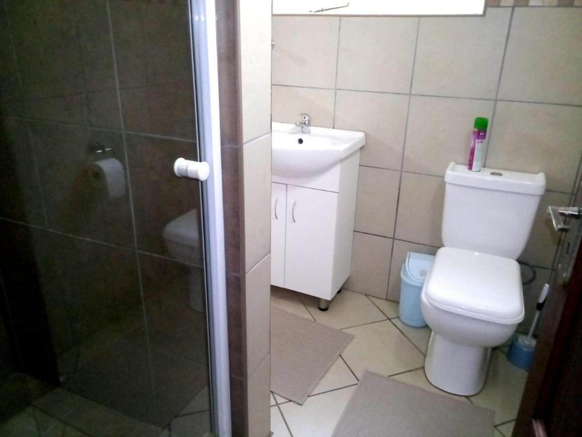 Rustenburg Guesthouse מראה חיצוני תמונה