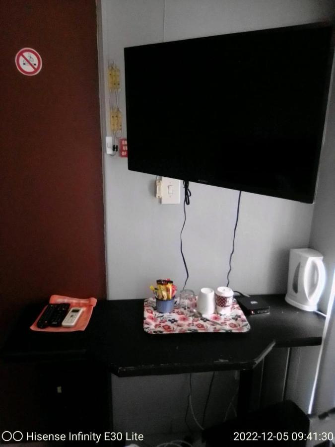 Rustenburg Guesthouse מראה חיצוני תמונה
