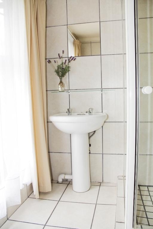 Rustenburg Guesthouse מראה חיצוני תמונה