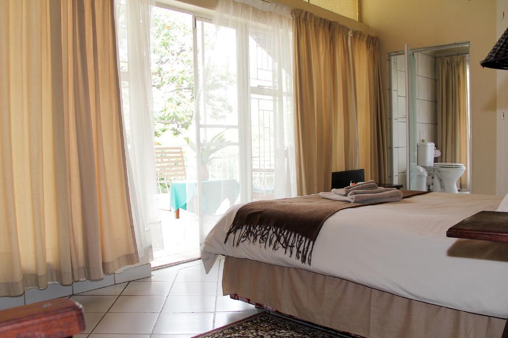 Rustenburg Guesthouse מראה חיצוני תמונה