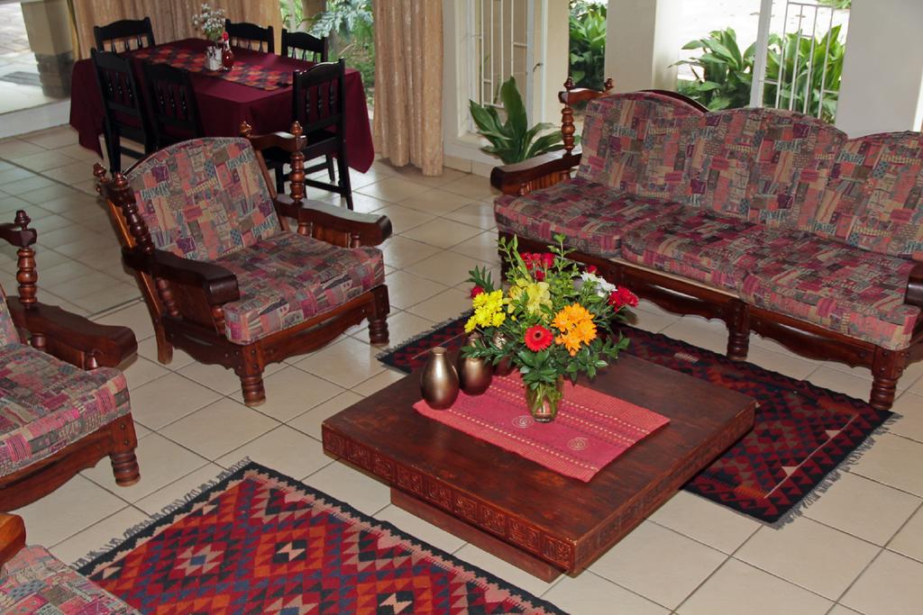 Rustenburg Guesthouse מראה חיצוני תמונה
