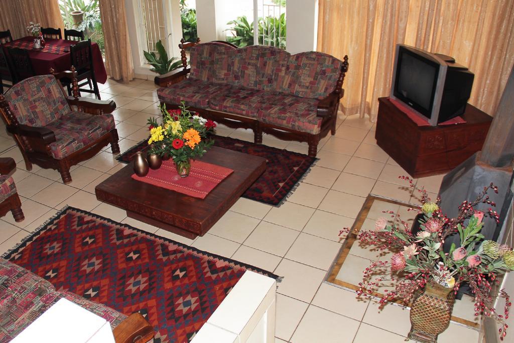 Rustenburg Guesthouse מראה חיצוני תמונה