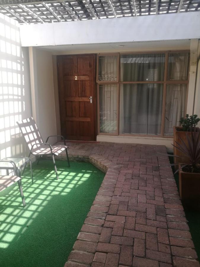 Rustenburg Guesthouse מראה חיצוני תמונה