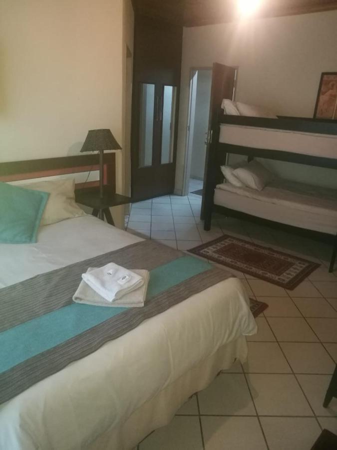 Rustenburg Guesthouse מראה חיצוני תמונה