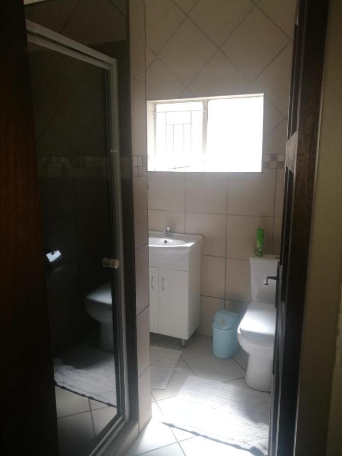 Rustenburg Guesthouse מראה חיצוני תמונה
